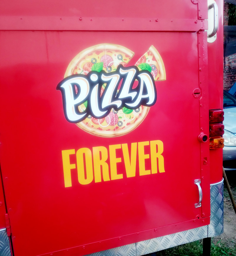 20250402_190534 FOODTRUCK
